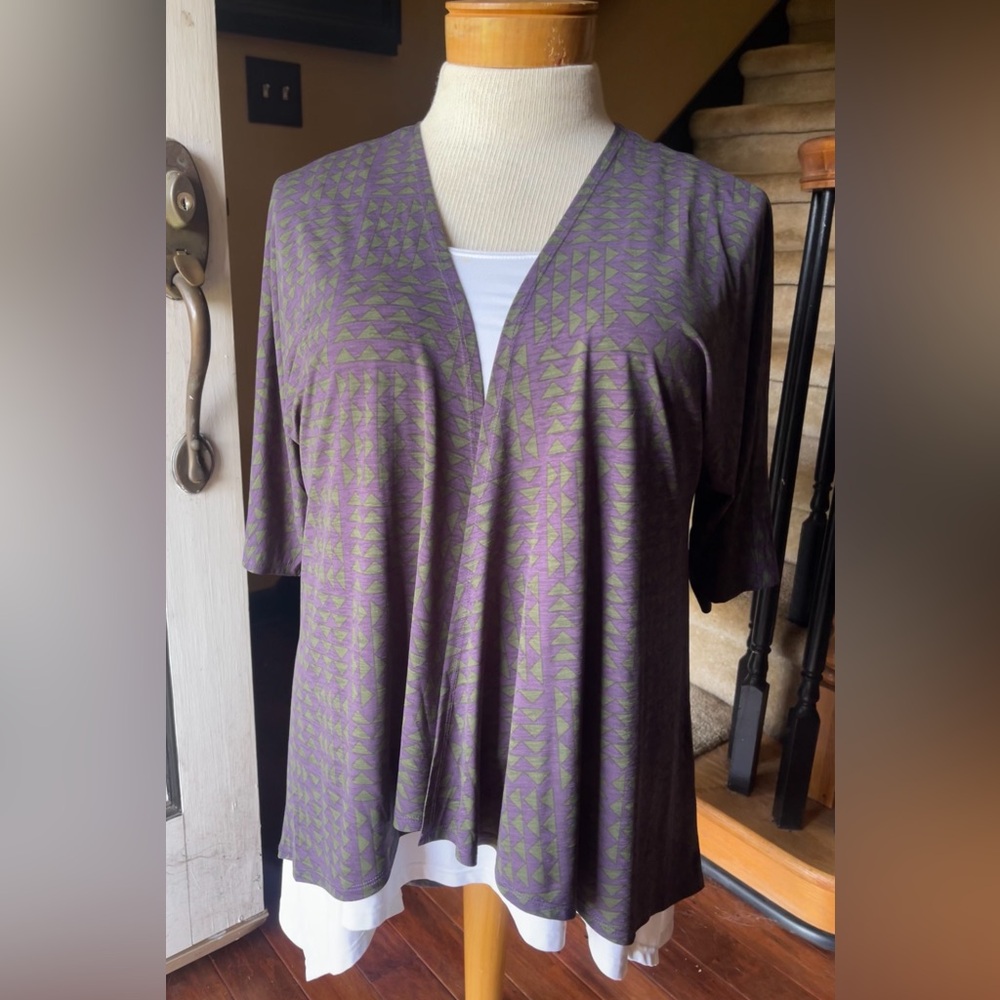 LulaRoe size S top.